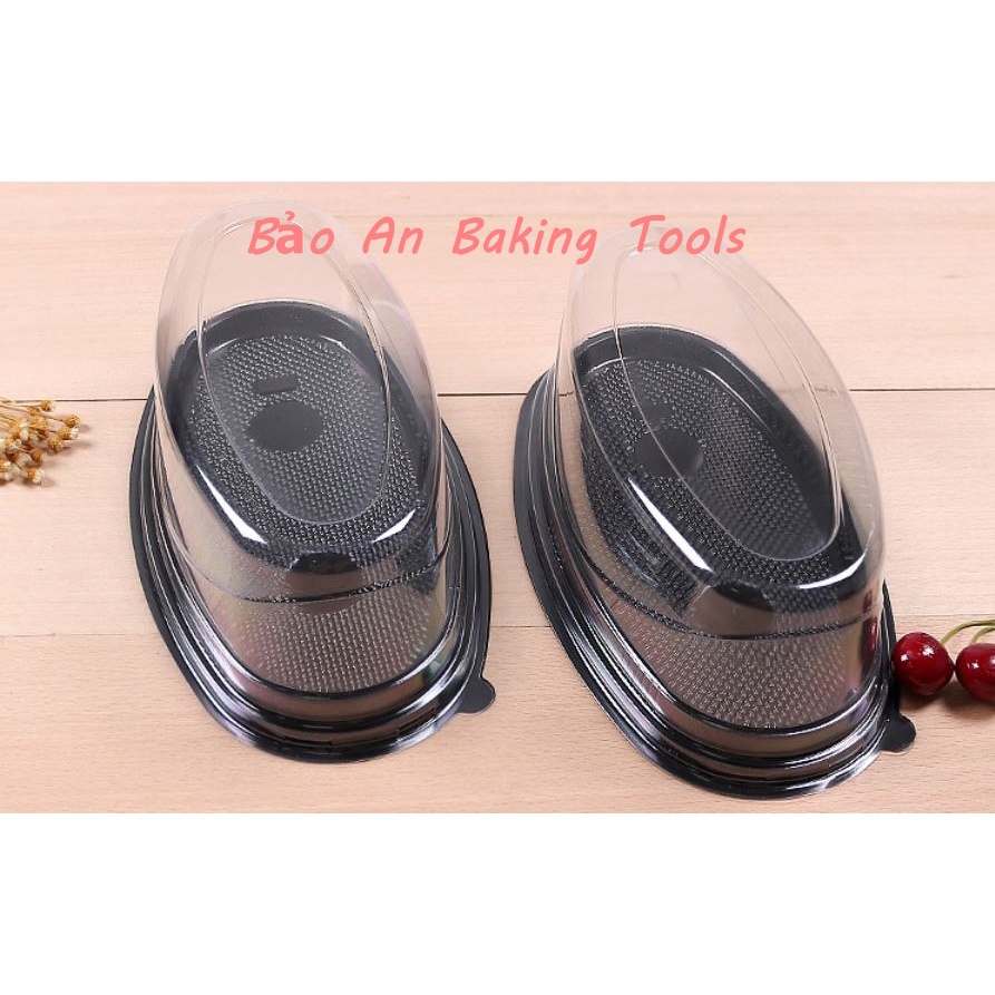 Hộp nhựa oval đế đen F70 đựng bánh Flan, cheese cake, bánh mì hoa cúc (set 10 bộ)