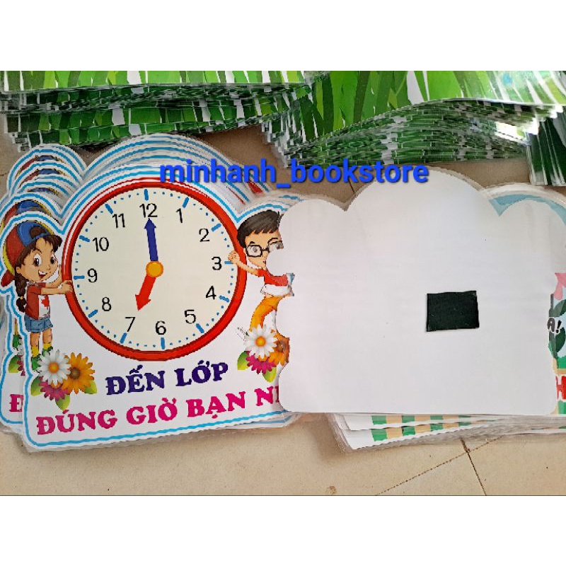 Khẩu hiệu Giữ gìn vệ sinh sạch sẽ, đến lớp đúng giờ bạn nhé, tắt đèn khi ra khỏi lớp, em nói lời hay