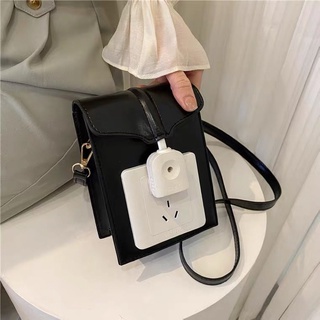 Túi đeo chéo thời trang thiết kế ổ cấm
