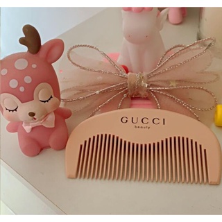 Lược Gỗ Đào Chải Tóc Gucci Dành Cho Nữ