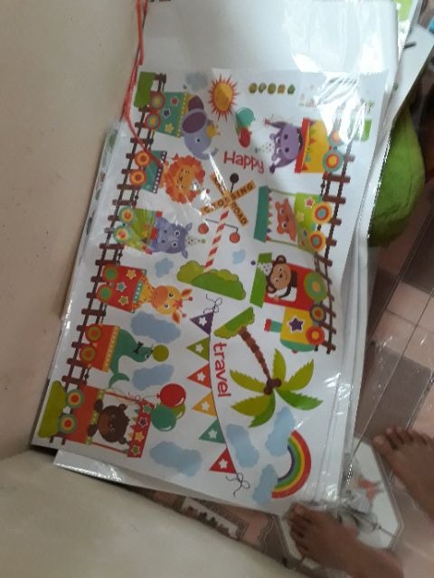 decal dán tường happy travel