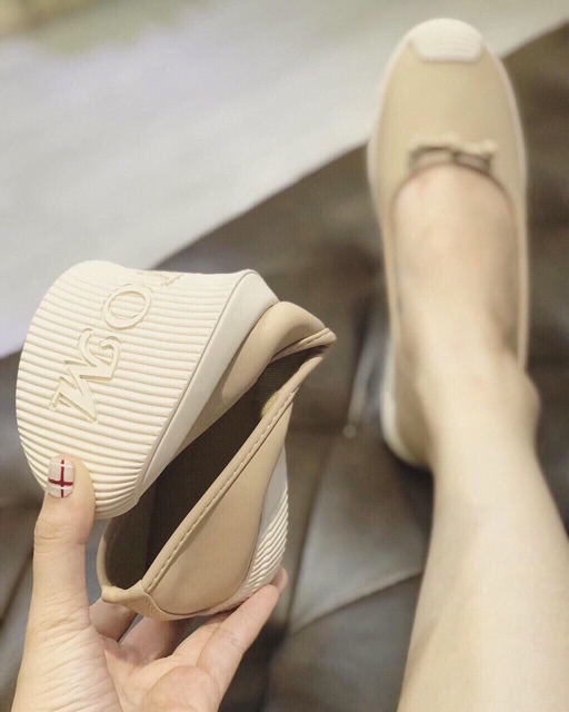 Giày bệt siêu êm laze lỗ thoáng đế kếp dẻo uốn cong thoải mái