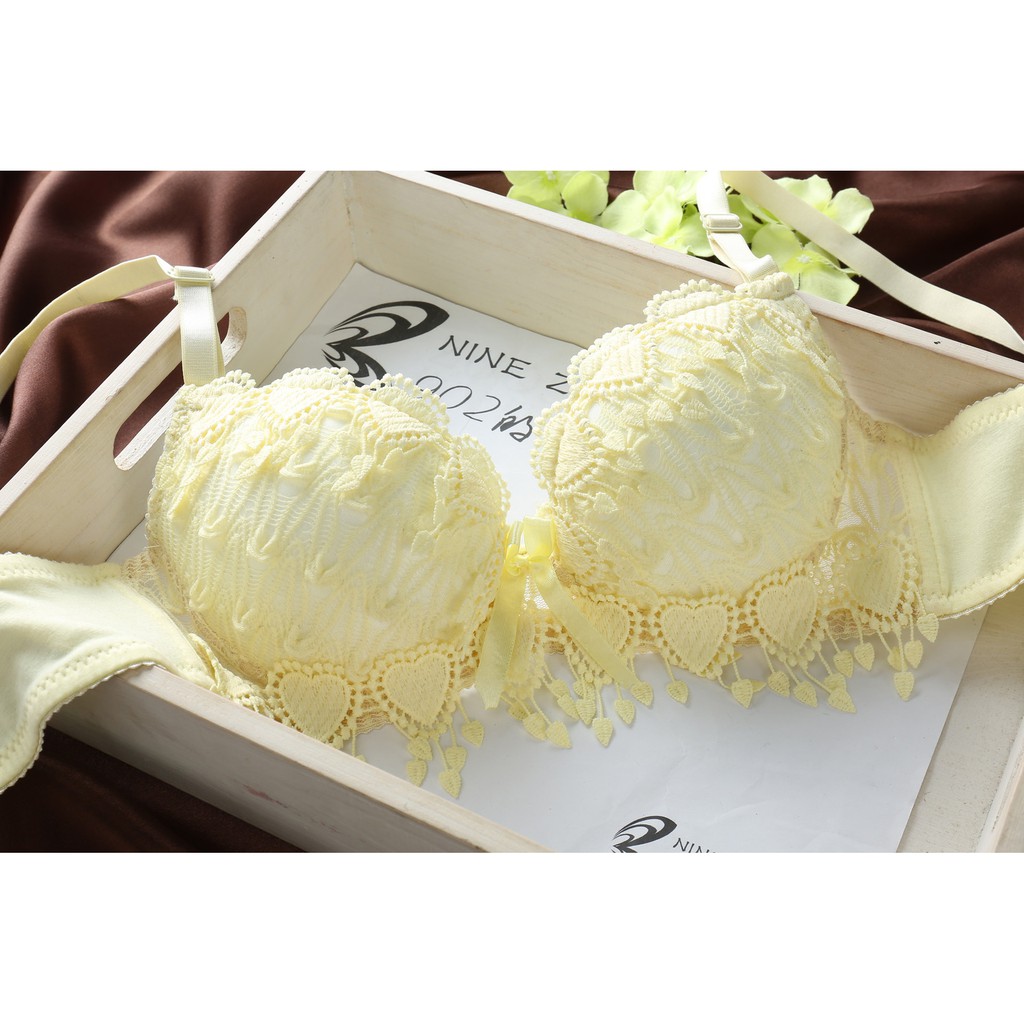 Bộ đồ lót có thêm miếng độn ngoài, set đồ lót dành cho người ngực lép | BigBuy360 - bigbuy360.vn