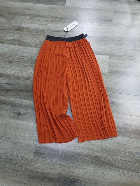 Quần culottes xếp ly - kiểu rộng bay quần