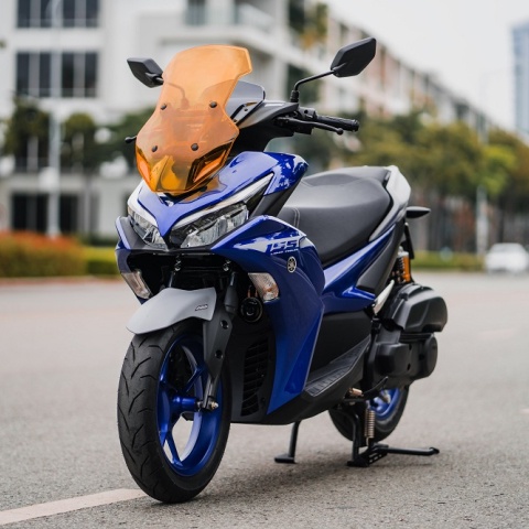 Kính chắn gió xe máy NVX 2021, chắn gió NVX 155 VVA trong suốt Zhi.pat chính hãng – BH 12 Tháng