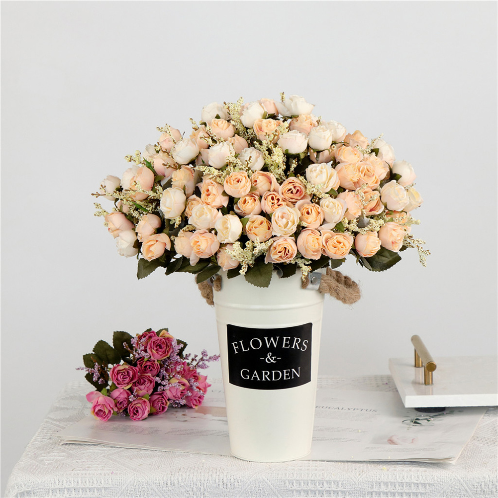 Hoa hồng giả để bàn trang trí tiệc cưới