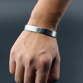 Vòng Tay TiTanium Khắc Chữ OM