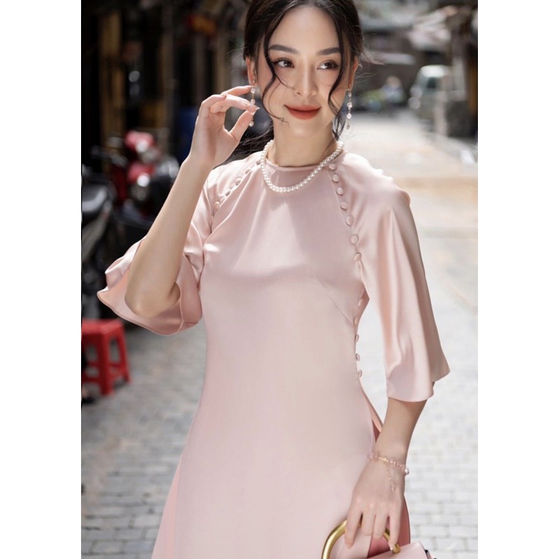 Áo dài suông trơn cúc bọc