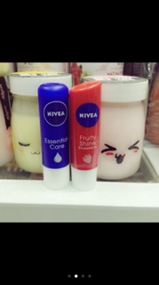 Son dưỡng môi nivea ( chuẩn )