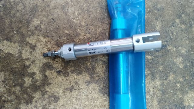 Xylanh đuôi chẻ kiểu smc CDJ2D