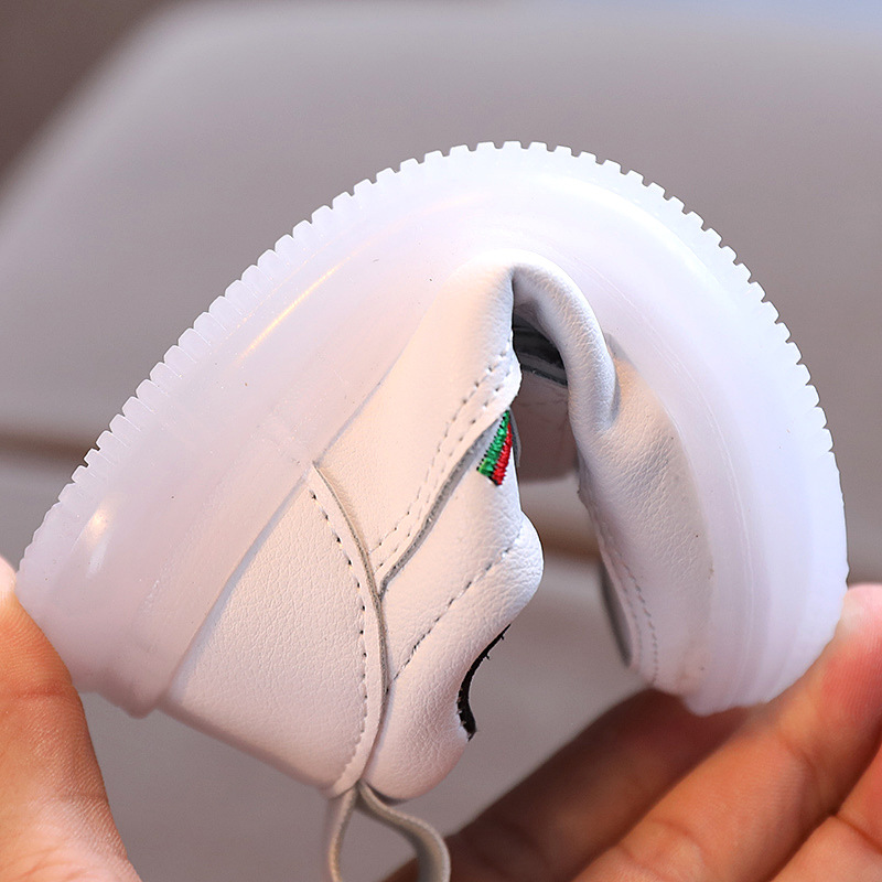 Giày thể thao đế mềm có đèn LED size 21-30 thời trang dành cho bé