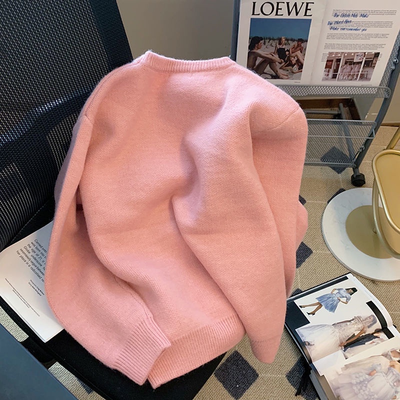 Áo sweater dệt kim Pure Cube cổ tròn họa tiết gấu hồng thời trang mùa xuân cho nữ