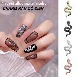 Charm rắn kim loại cổ điển trang trí móng