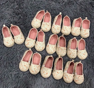 Giầy #HM Slipon Hoa cho gái🦀