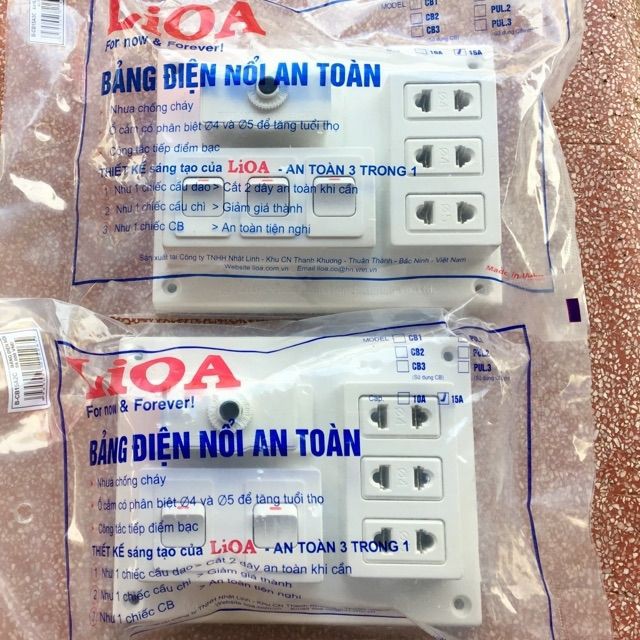 Bảng Điện Nổi LiOA - Cầu chì chống quá tải 15A - 3 Ổ Cắm + 2 hoặc 3 Công Tắc 1 Chiều
