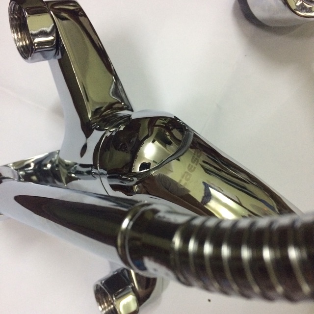 ⚡  Vòi chậu rửa bát cắm tường nóng lạnh CAESAR - bảo hành 4,5 năm