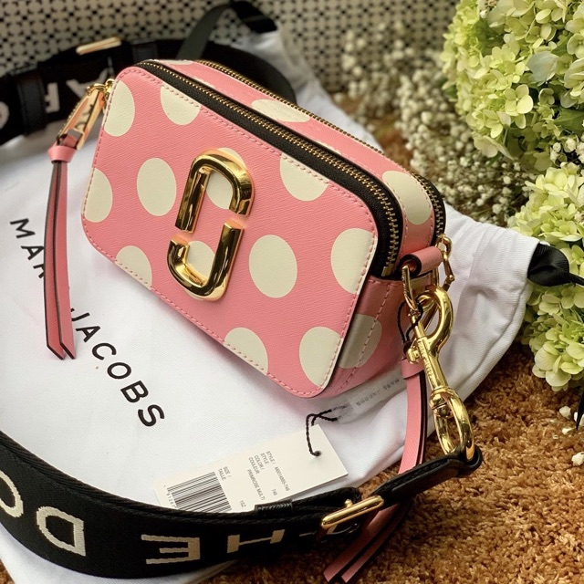 Túi Marc Jacobs Snapshot chấm bi 2 màu đen - hồng có sẵn