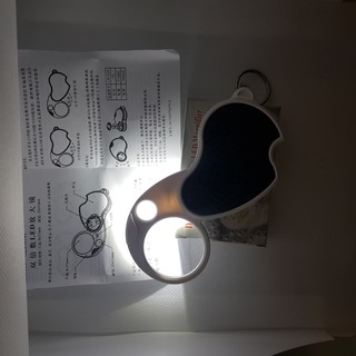 Móc khóa kính lúp có đèn LED