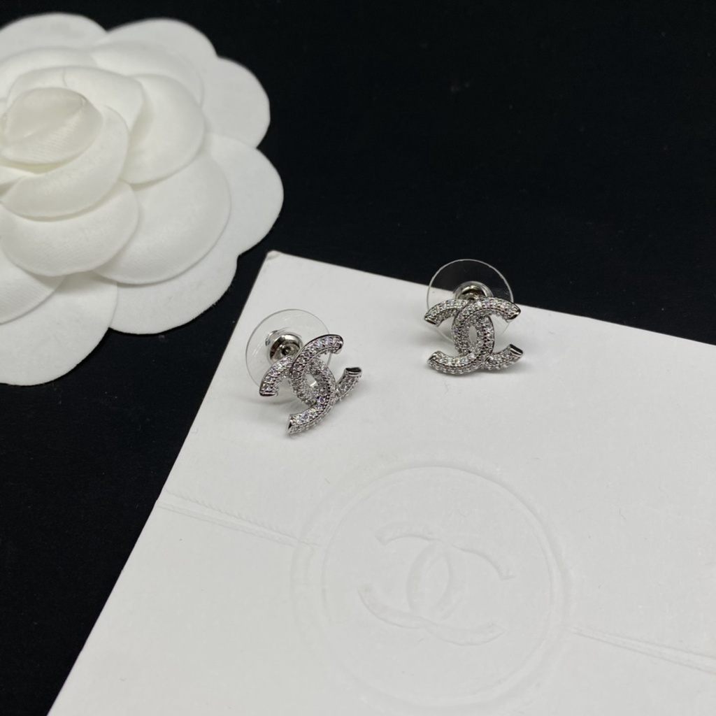 Hoa Tai Chữ C Đính Đá Kim Cương Phong Cách Mới