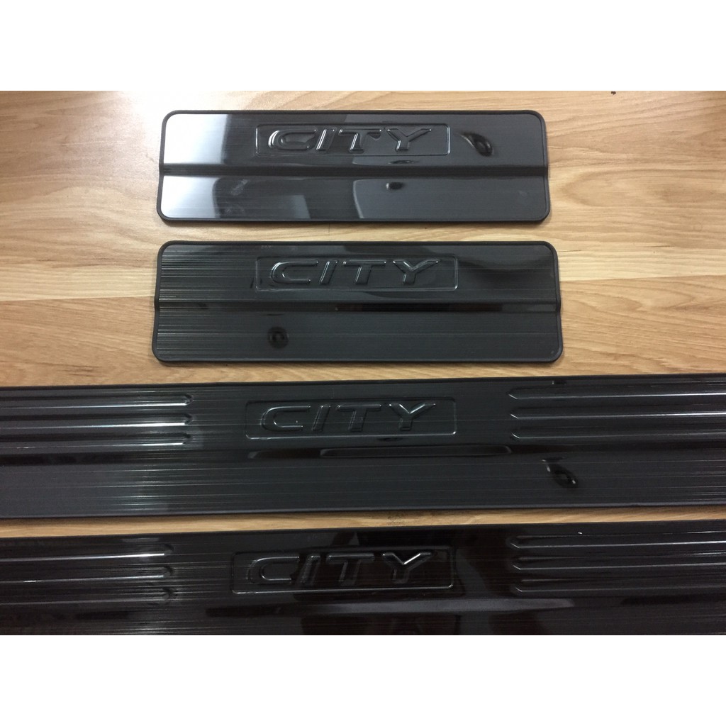 Ốp Bậc Cửa, Nẹp Bước Chân Ngoài Xe Honda City 2014 đến 2022 Mẫu Titan Cao Cấp + tặng keo trợ dính