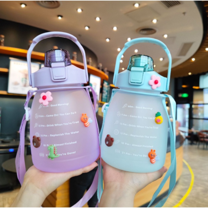 Bình đựng nước 1300ml có vạch báo giờ uống nước