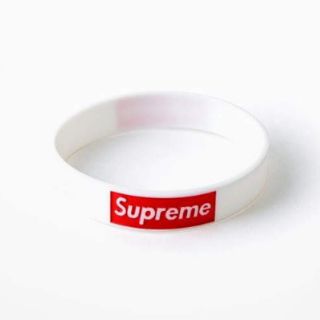 Vòng tay supreme