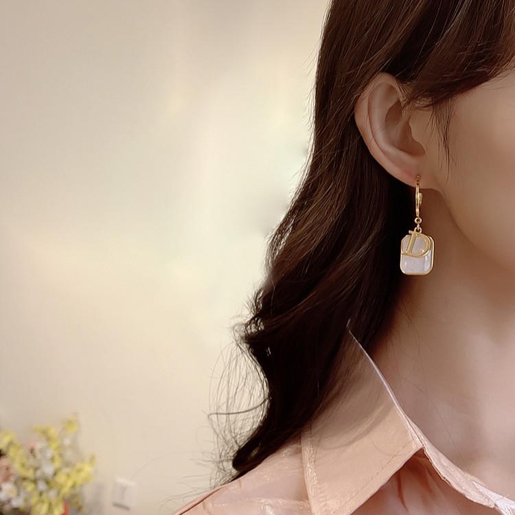 Southoreaegantfashionshelleearrings