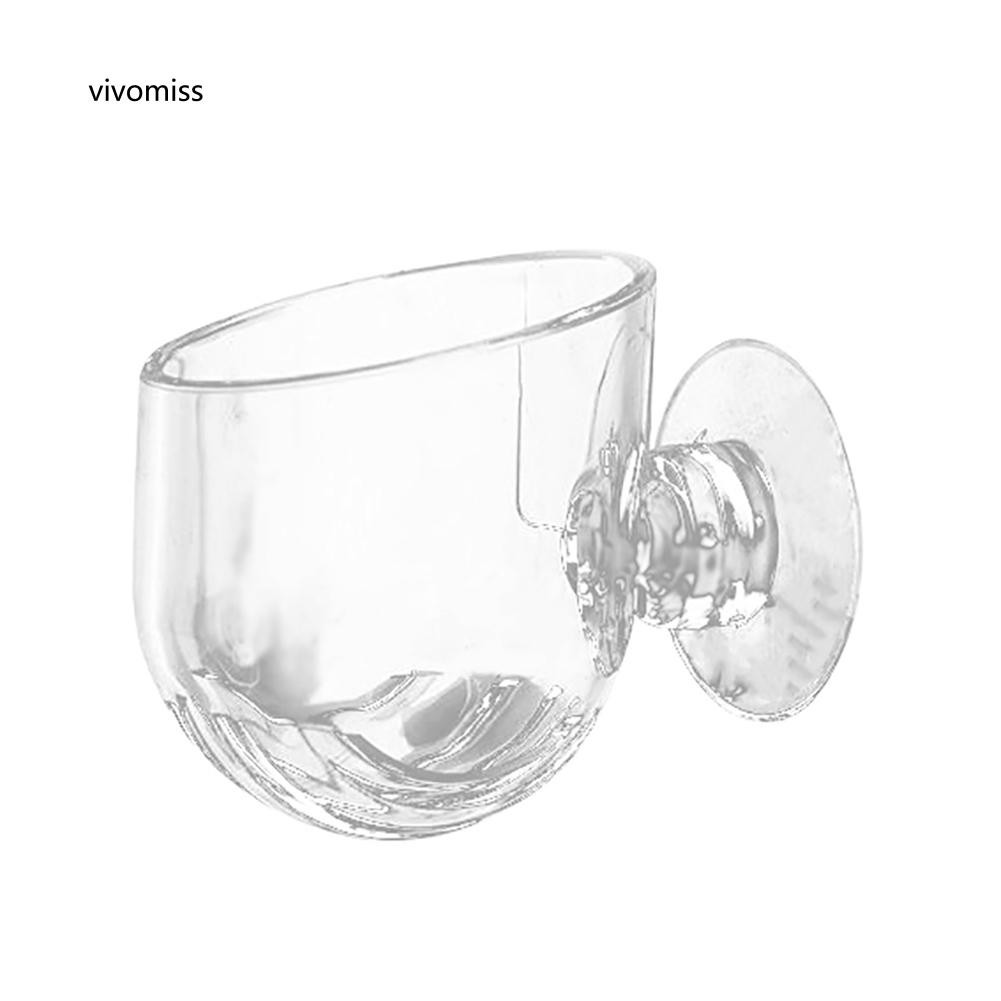 Cốc thủy tinh đựng giun nước cho bể cá