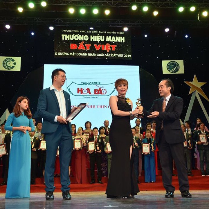 Sữa rửa mặt trà xanh hoa đào Thingroup, sữa rửa mặt dành cho da mụn, dầu, ngăn ngừa mụn, trắng da ZINI STORE