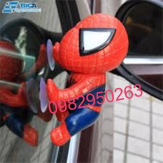 Người nhện gắn đuôi xe