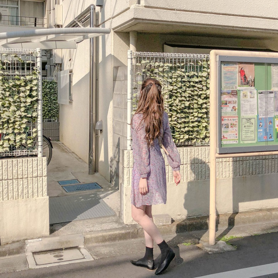 Đầm tay dài cổ chữ V họa tiết hoa nhí nữ tính