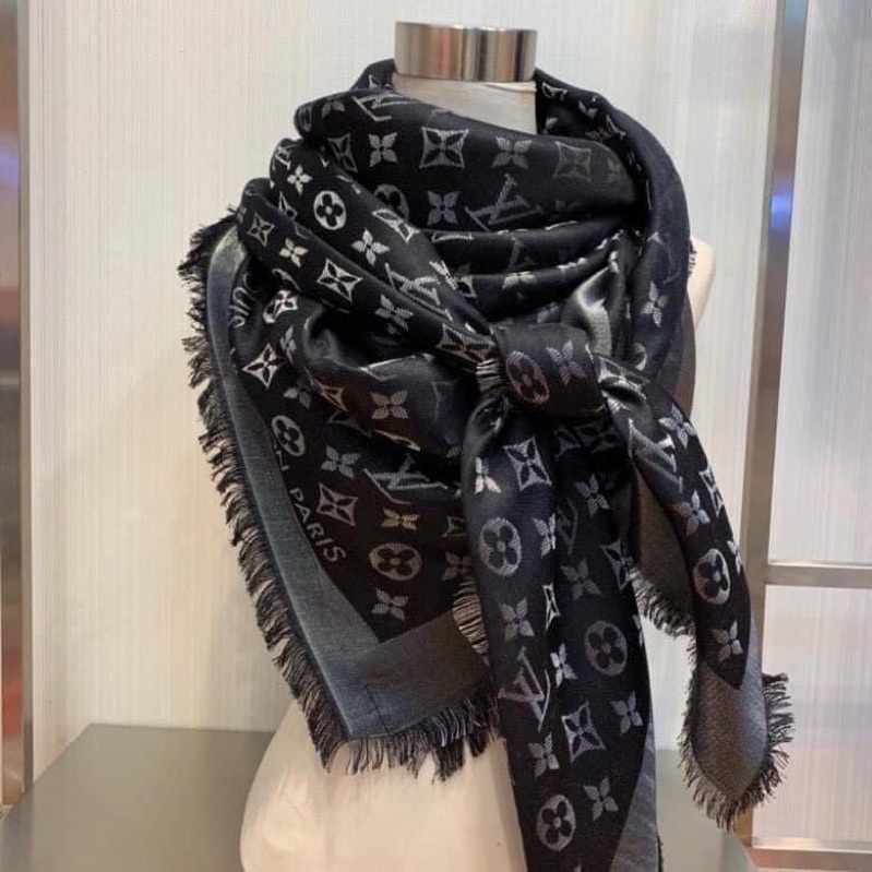 KHĂN CHOÀNG CỔ LV ĐEN ÁNH KIM SPF