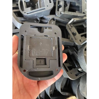 Đế đúc nhựa siêu cứng pin Makita 14.4V - 18V chân rời, dùng cho nhiều loại máy.