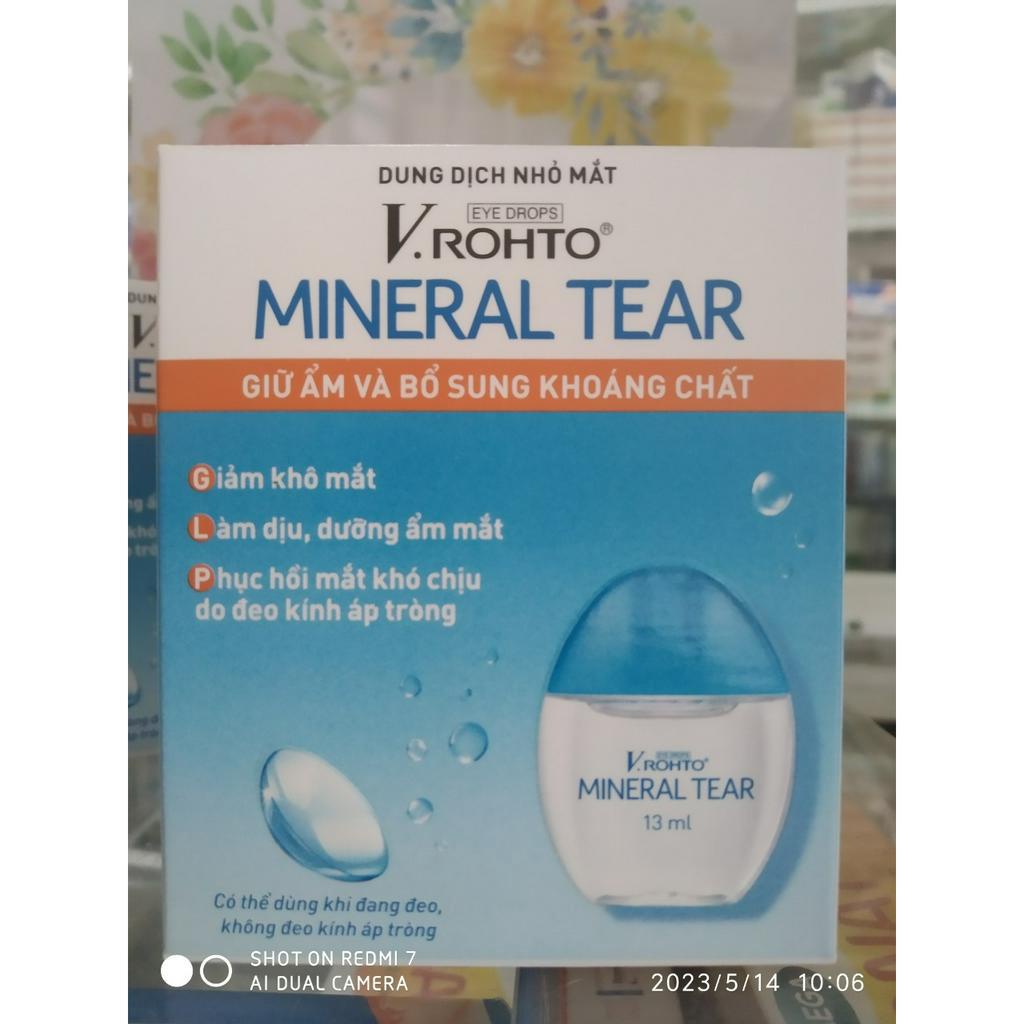 V.Rohto Mineral Tear dung tích 13ml giúp tái tạo lại nước mắt, giữ ẩm và làm dịu mắt khô.