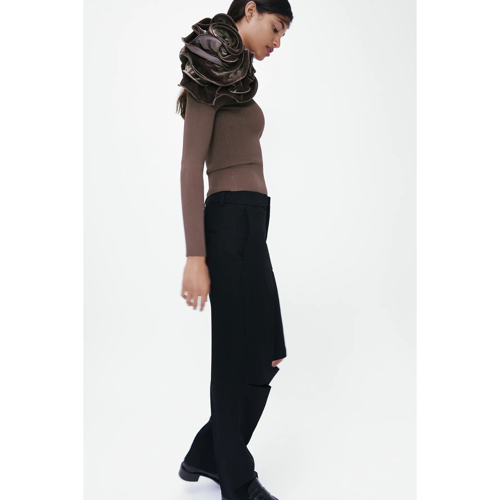 Áo dệt kim đính hoa vai ZARA Auth