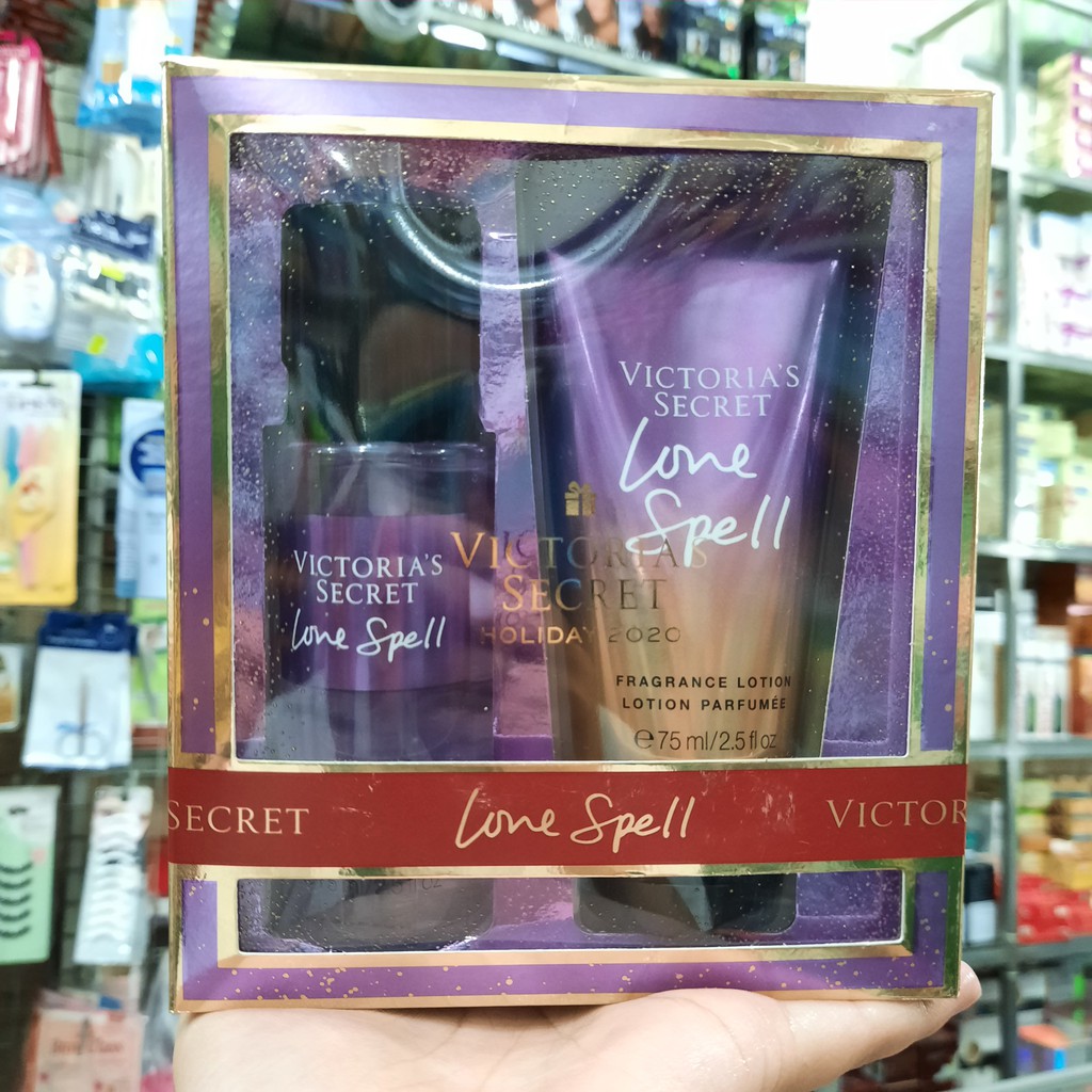 Bộ sản phẩm xịt thơm và dưỡng thể Victoria’s Secret Love Spell mini body mist &amp; Lotion gift set (75ml x 2)