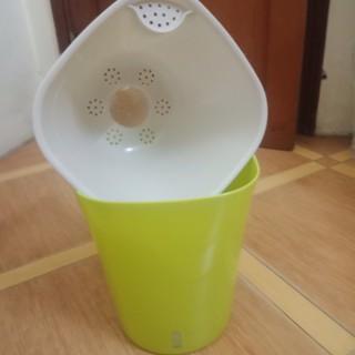 chậu cây tự động tưới nước