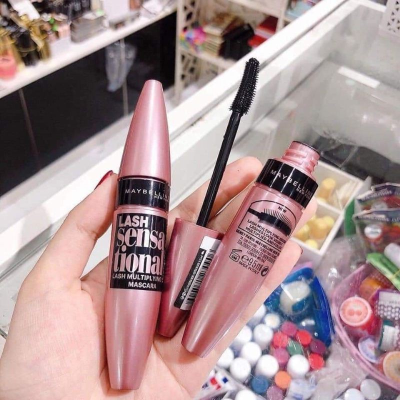 Mascara Maybeline hồng dài và cong mi