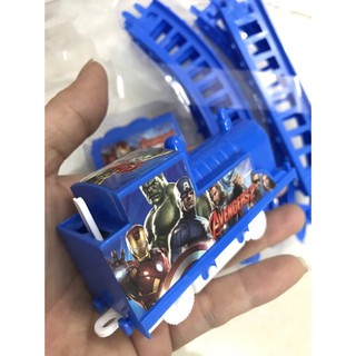 Đồ chơi đường ray xe lửa siêu nhân chạy pin
