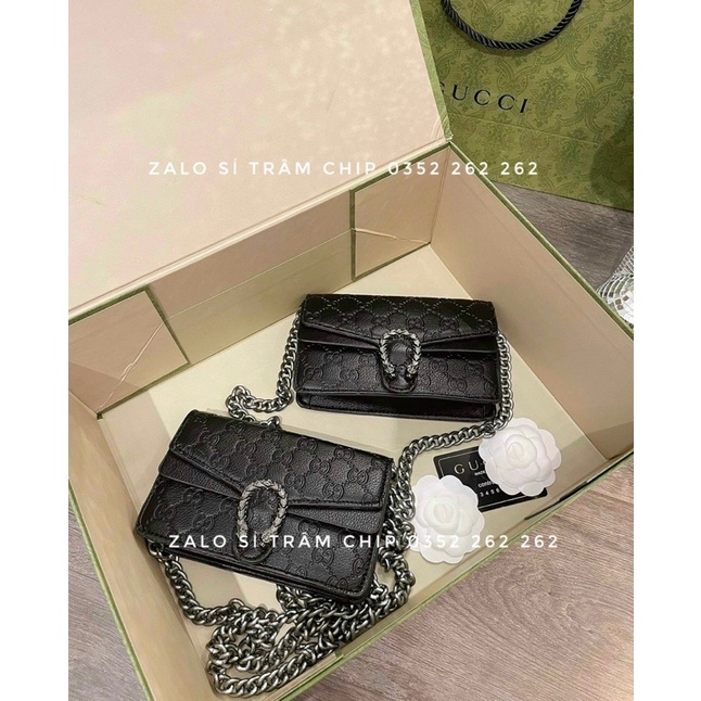 Túi Đeo Chéo In Hoạ Tiết Chữ Dây Xích Full Đen Size 18