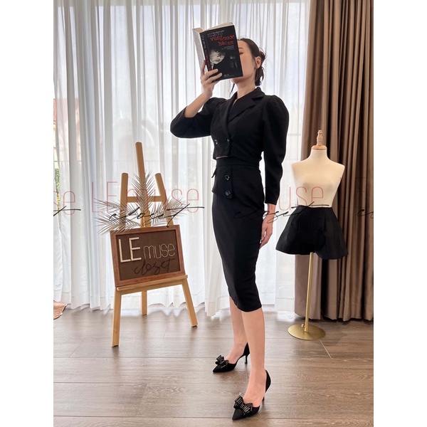 Set vest nữ đen croptop tay phồng & chân váy bút chì