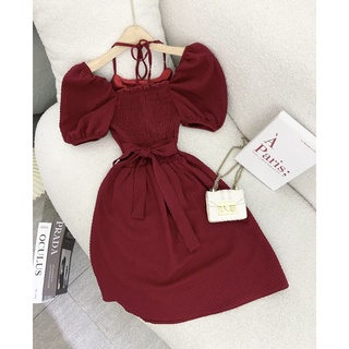 Đầm nữ đỏ mini cổ yếm khoét vai nơ lưng