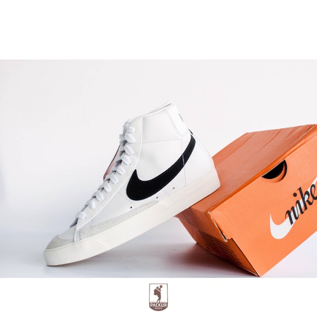 Giày Nike Blazer Mid 77 Vintage (Trắng/Đen) / BQ6806-100