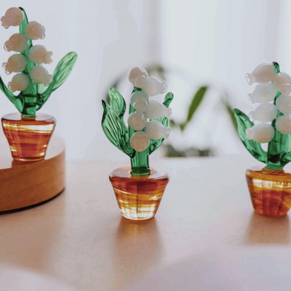 Chậu Hoa Lily Nhân Tạo Handmade Độc Đáo Trang Trí Xe Hơi