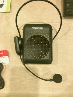 Máy trơ giảng Takstar E220.