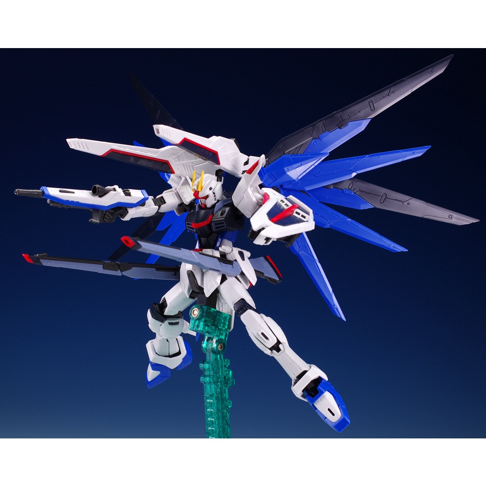 Mô hình lắp ráp Gunpla RG 1/144 ZGMF-X10A Freedom Gundam  Bandai Japan