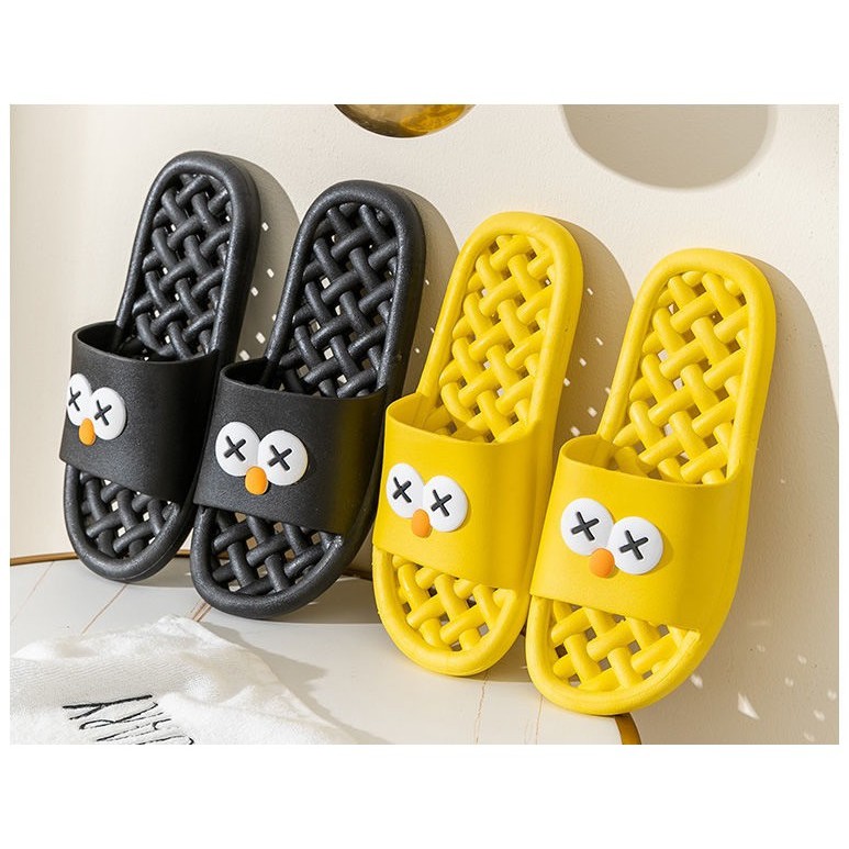 Dép Hở Lỗ Đi Trong Nhà Tắm Mắt Tròn - Moki Mart, Dép Nhựa Unisex Mang Trong Nhà, Văn Phòng, Spa siêu êm - thoáng - bền