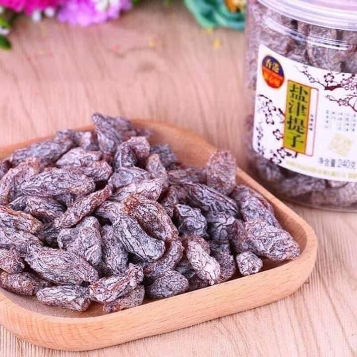 Ô Mai Xí Muội Nho Muối Đài Loan Hủ 240gr Sweet House (Date: 12 tháng)