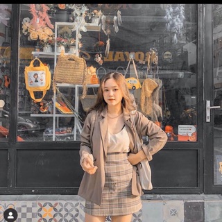Áo vest mix áo 2 dây và chân váy