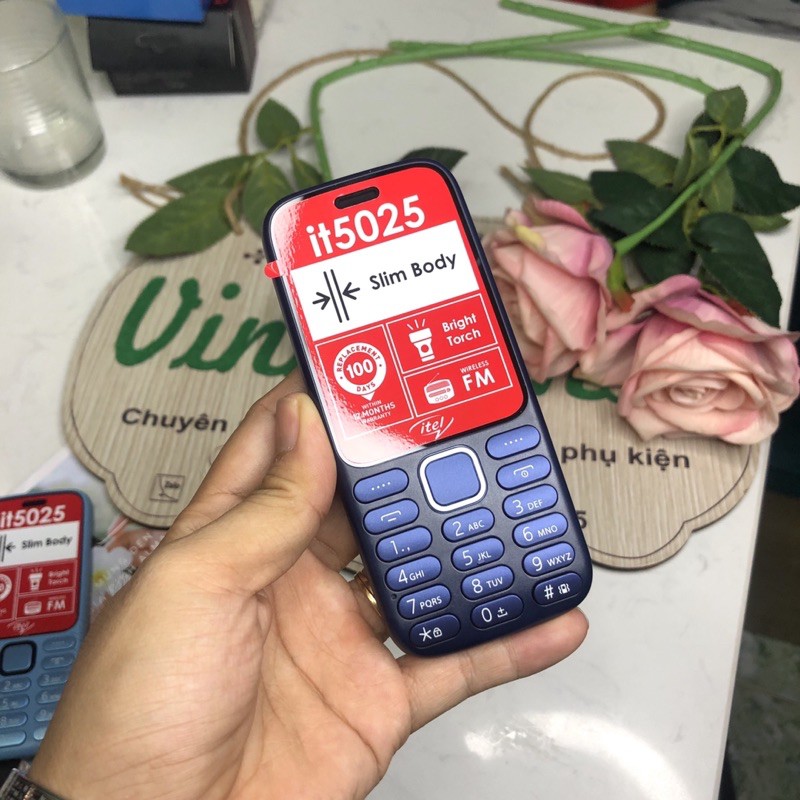 Điện thoại itel it5025 Màn hình to 2.4inch Loa to Phông chữ lớn có đèn pin Bảo hành 12 tháng